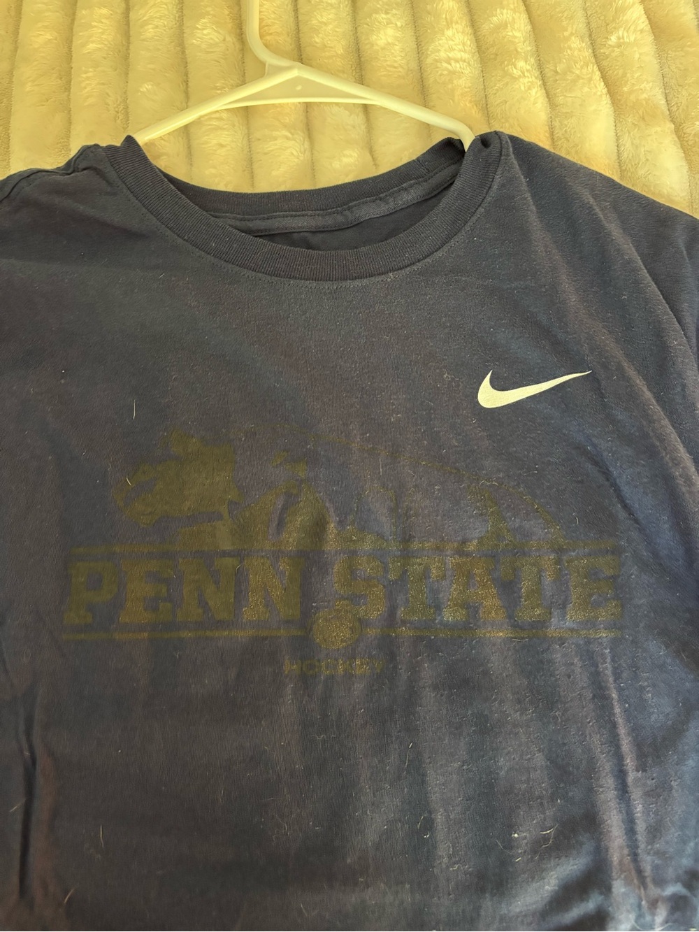 New Nike Tee Men’s small Penn State Hockey in black logo